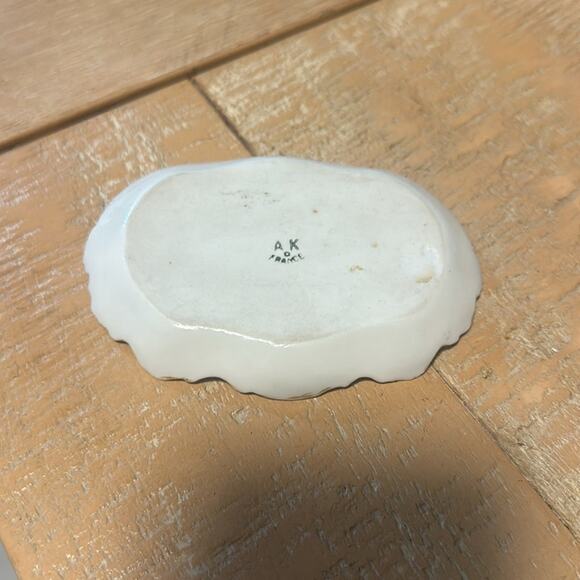 A K Limoges France Hand Painted Porcelain Ring dish. (Ring not included) - Picture 3 of 3